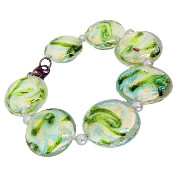Green Swirl Glass Lamp Beaded Bracelet 6.25” Silver Tone Faux Pearls - Picture 4 of 8